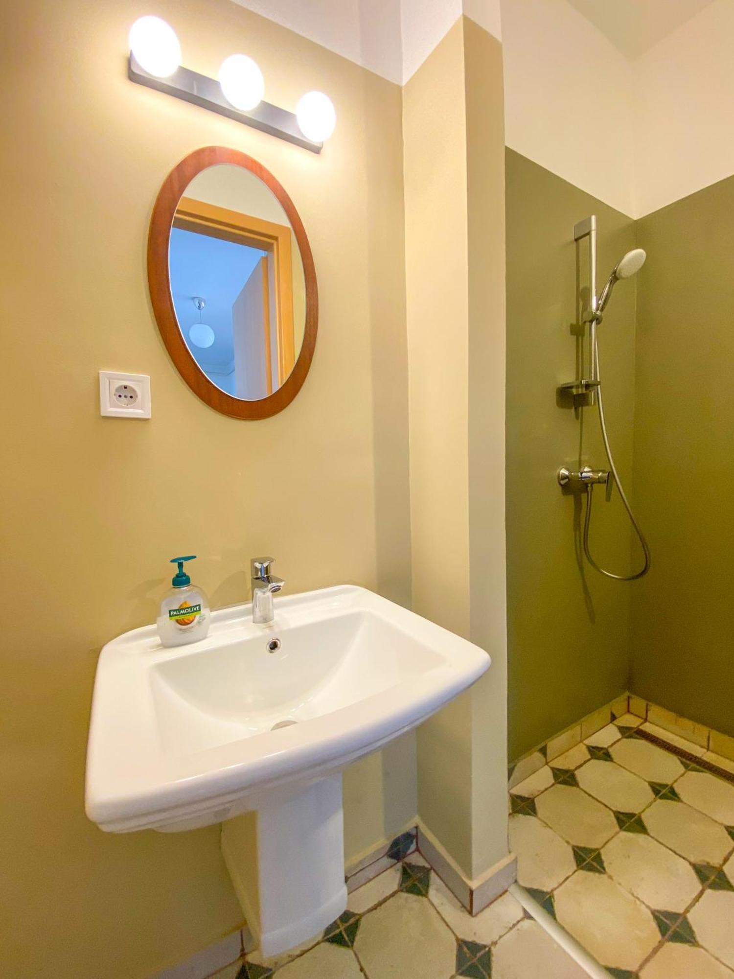 Spacious 2 Story Loft W Balcony Near Opera, Andrassy Budapest Eksteriør bilde
