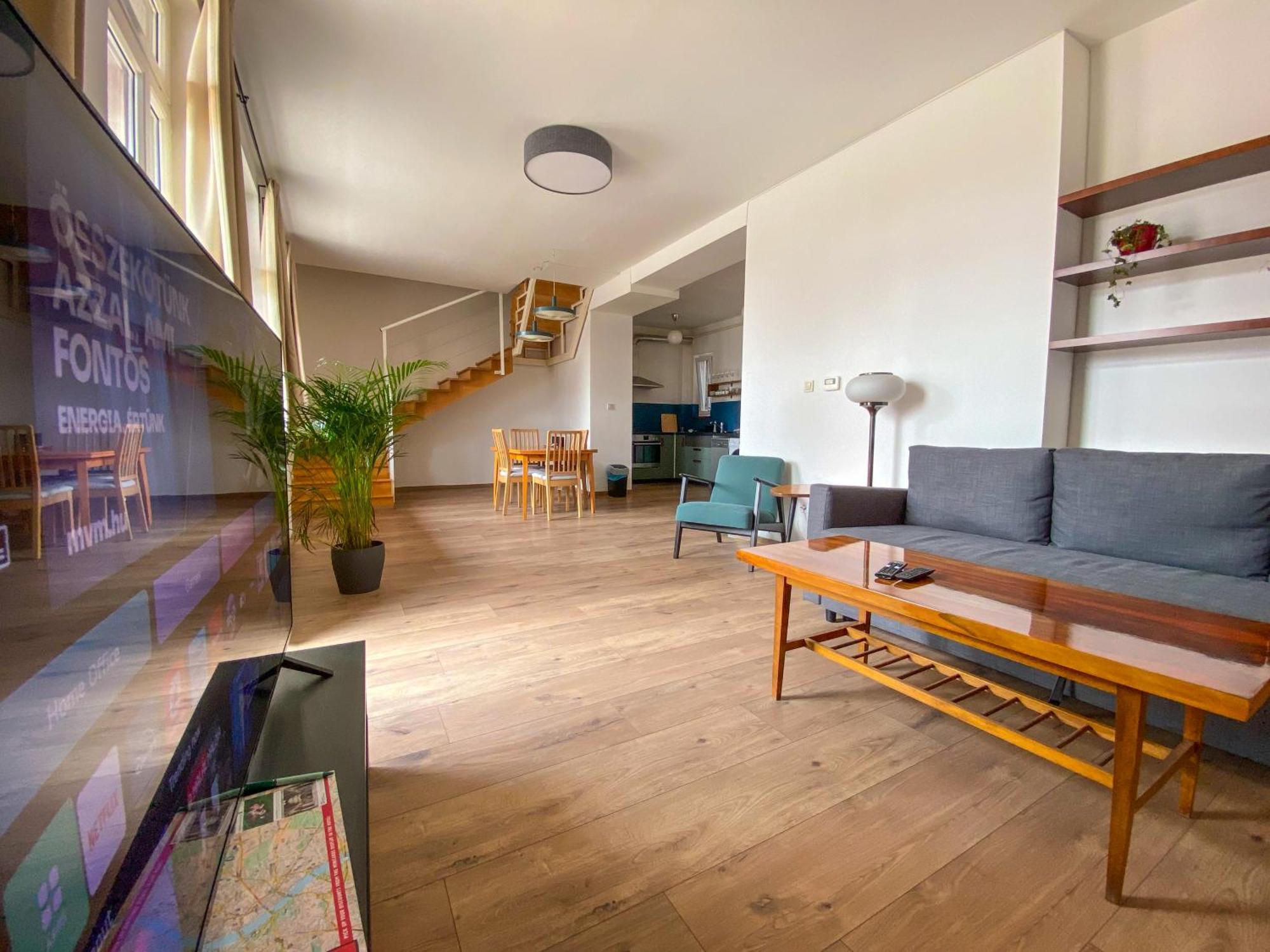 Spacious 2 Story Loft W Balcony Near Opera, Andrassy Budapest Eksteriør bilde
