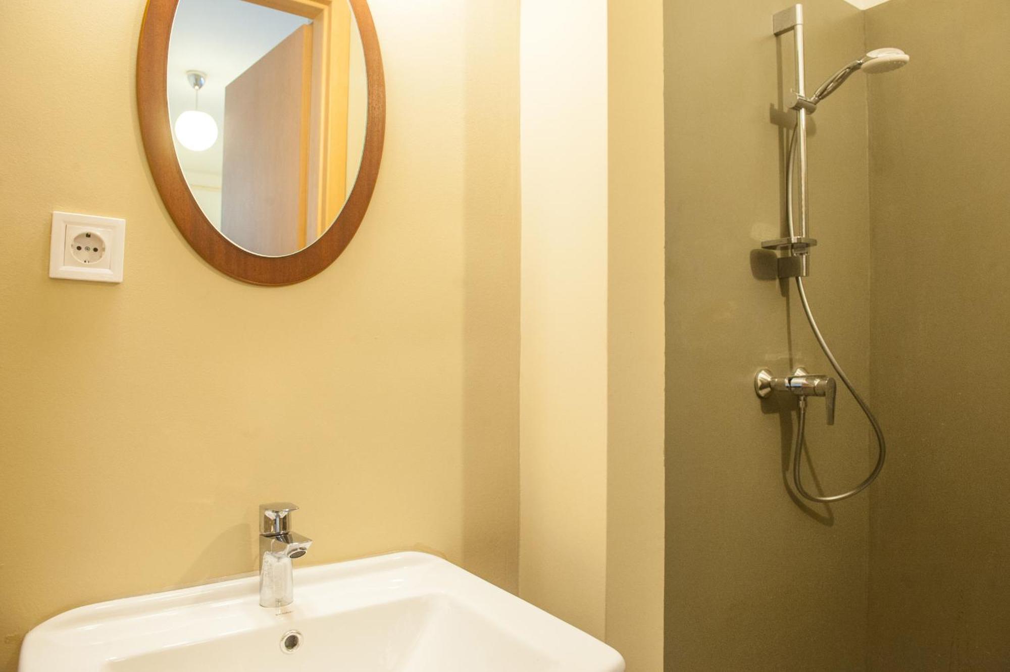 Spacious 2 Story Loft W Balcony Near Opera, Andrassy Budapest Eksteriør bilde